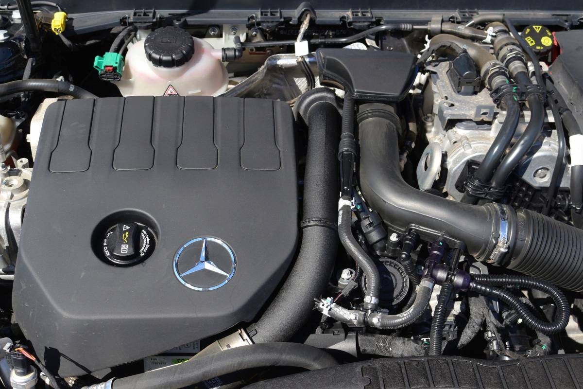 mercedes-benz-classe-a-2022-hibrido-a-gasolina-1332cc