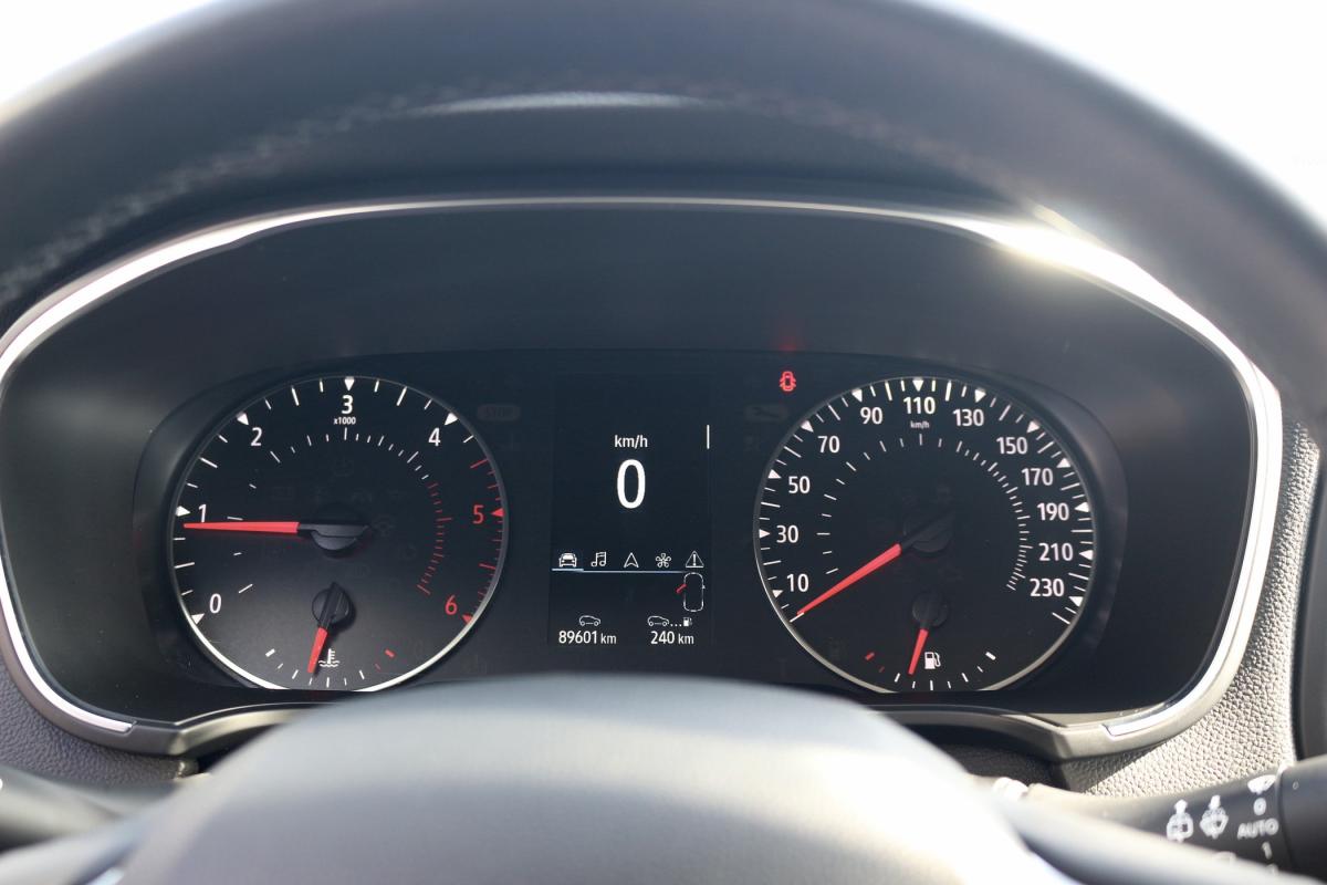 renault-megane-sport-tourer-2021-diesel-1461cc
