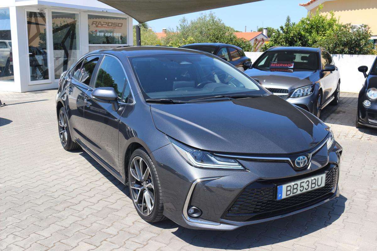 toyota-corolla-2023-hibrido-a-gasolina-1798cc