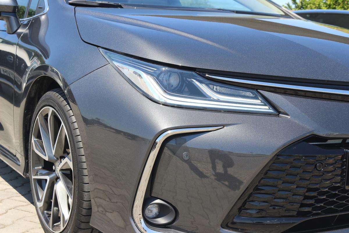 toyota-corolla-2023-hibrido-a-gasolina-1798cc