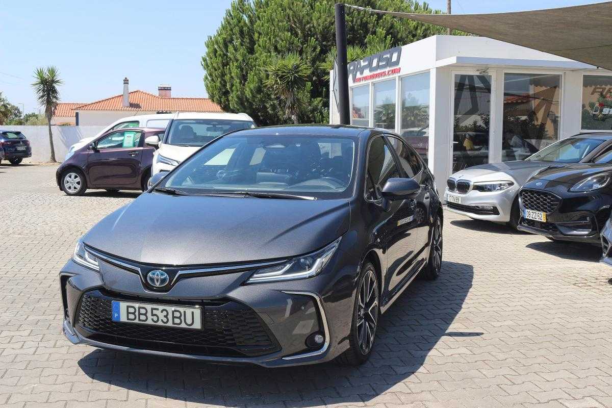 toyota-corolla-2023-hibrido-a-gasolina-1798cc