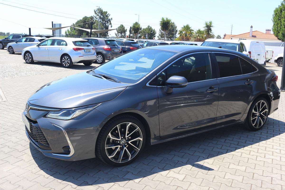 toyota-corolla-2023-hibrido-a-gasolina-1798cc