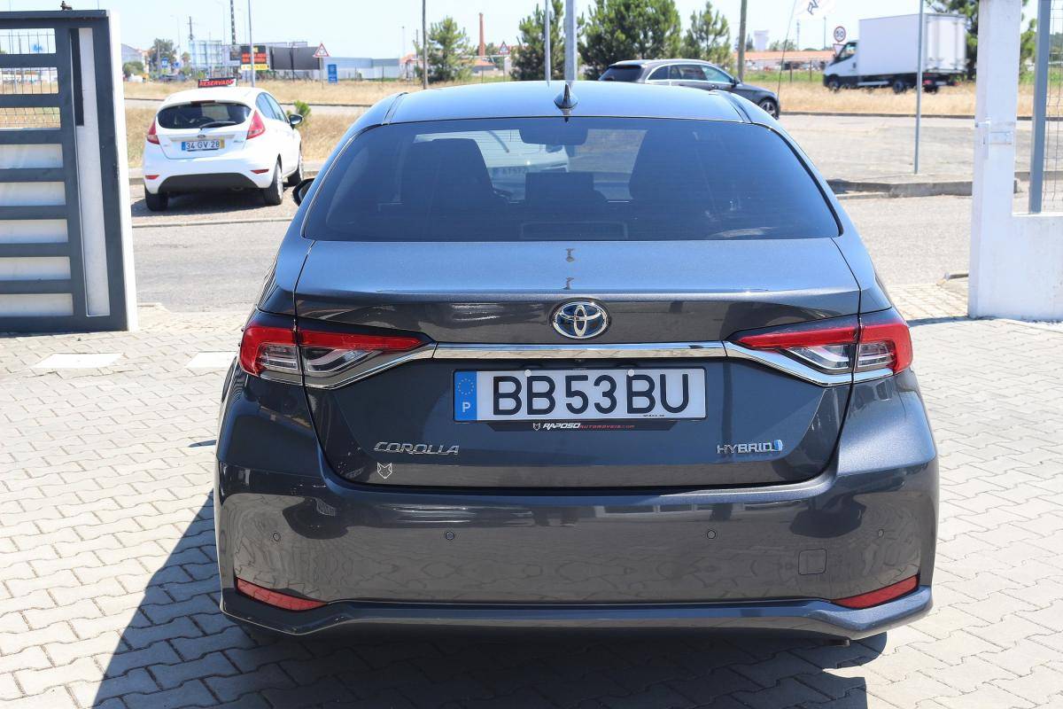 toyota-corolla-2023-hibrido-a-gasolina-1798cc