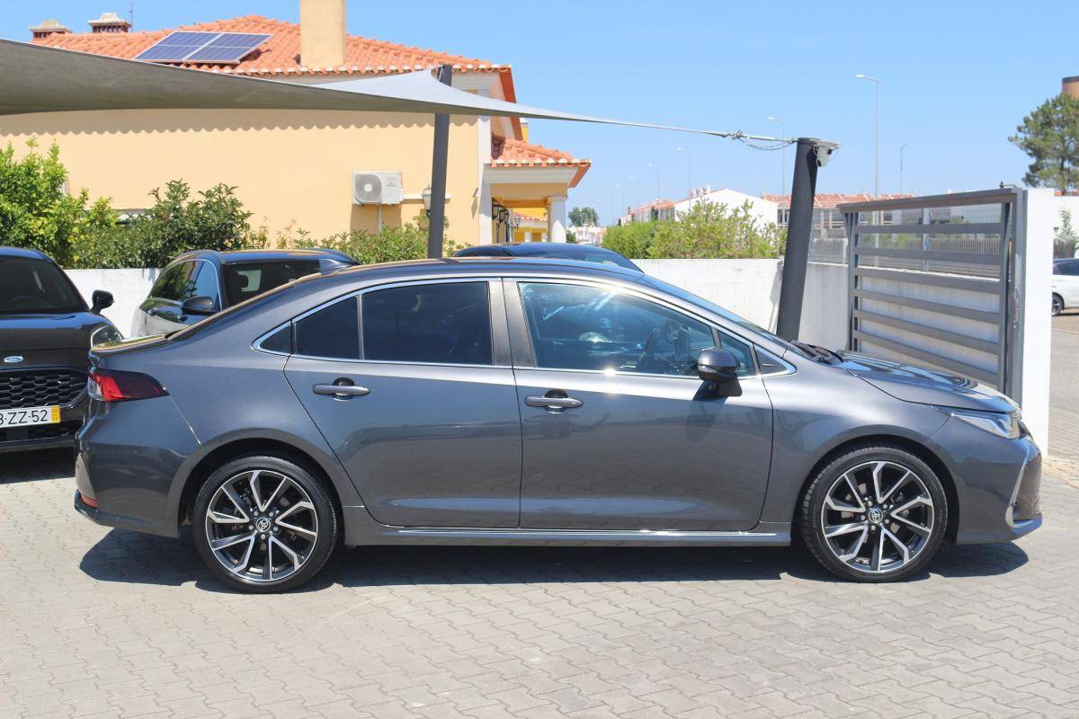 toyota-corolla-2023-hibrido-a-gasolina-1798cc