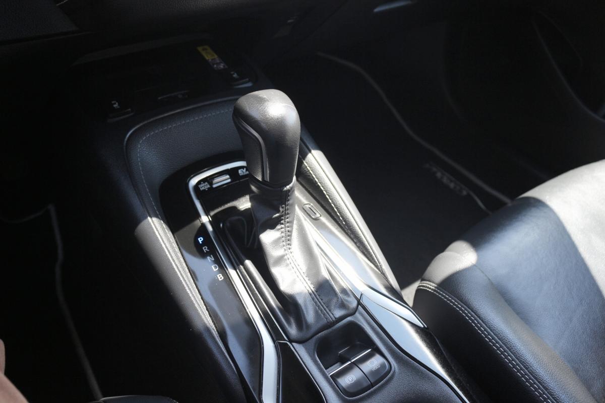 toyota-corolla-2023-hibrido-a-gasolina-1798cc