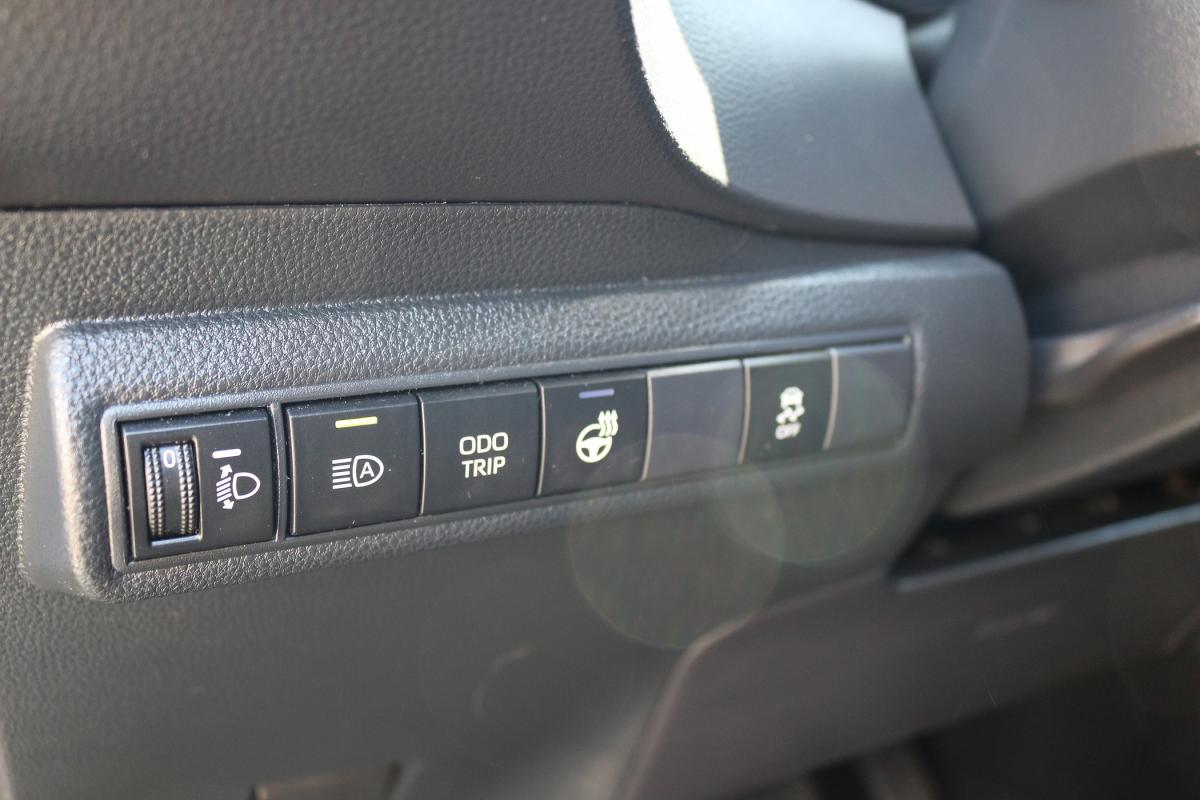 toyota-corolla-2023-hibrido-a-gasolina-1798cc