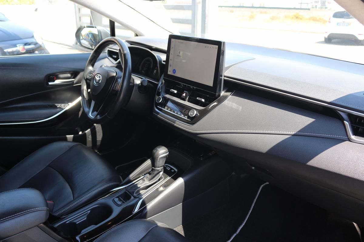 toyota-corolla-2023-hibrido-a-gasolina-1798cc