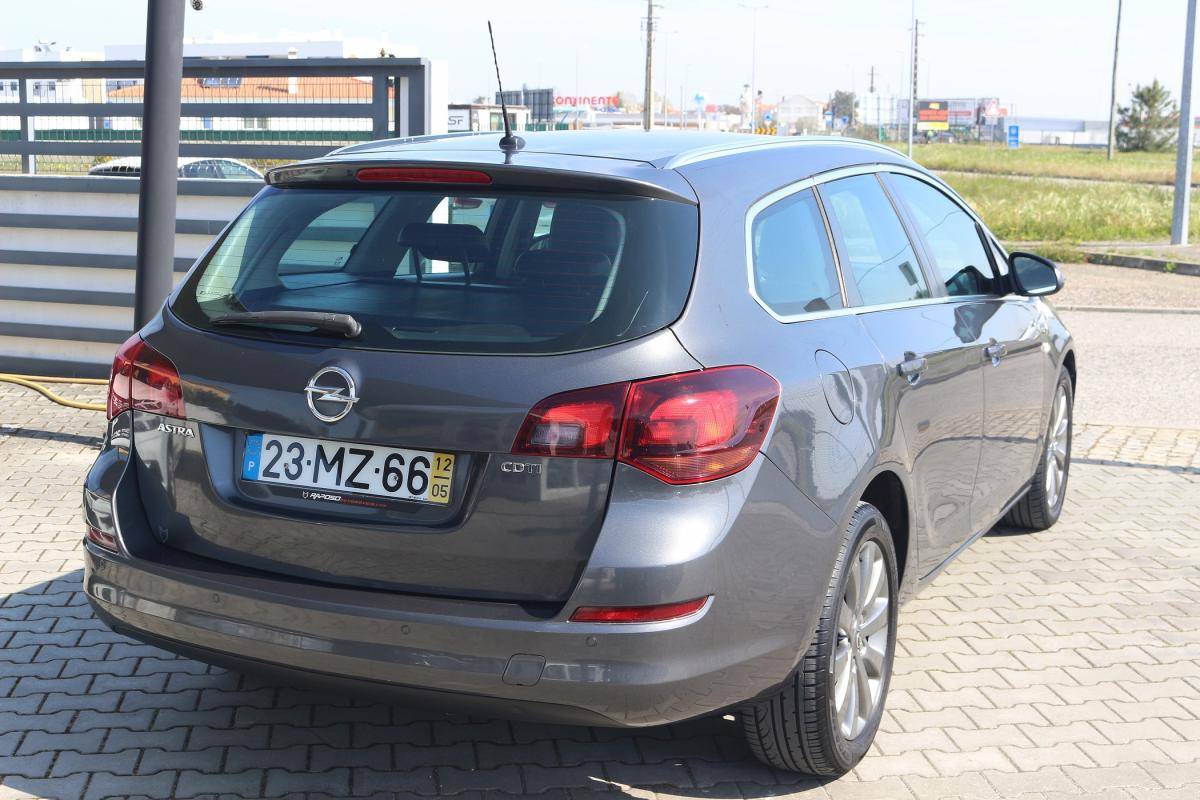 opel-astra-sport-tourer-2012-diesel-1686cc