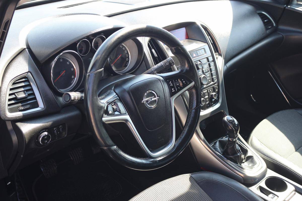 opel-astra-sport-tourer-2012-diesel-1686cc