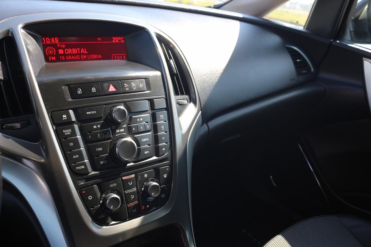 opel-astra-sport-tourer-2012-diesel-1686cc