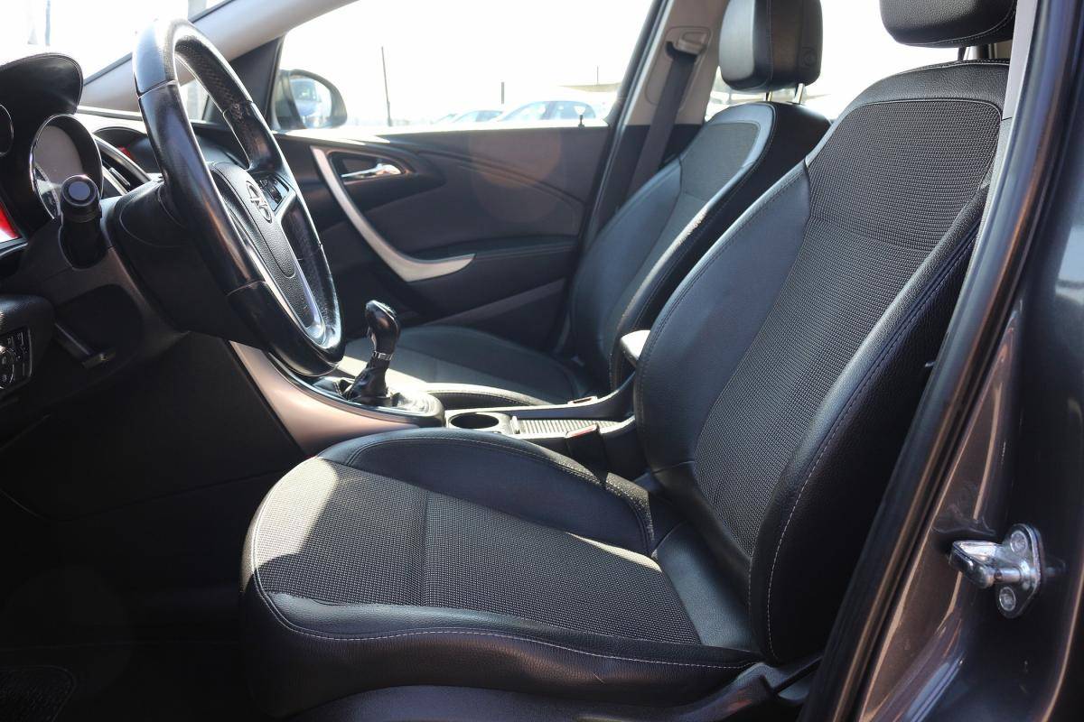 opel-astra-sport-tourer-2012-diesel-1686cc