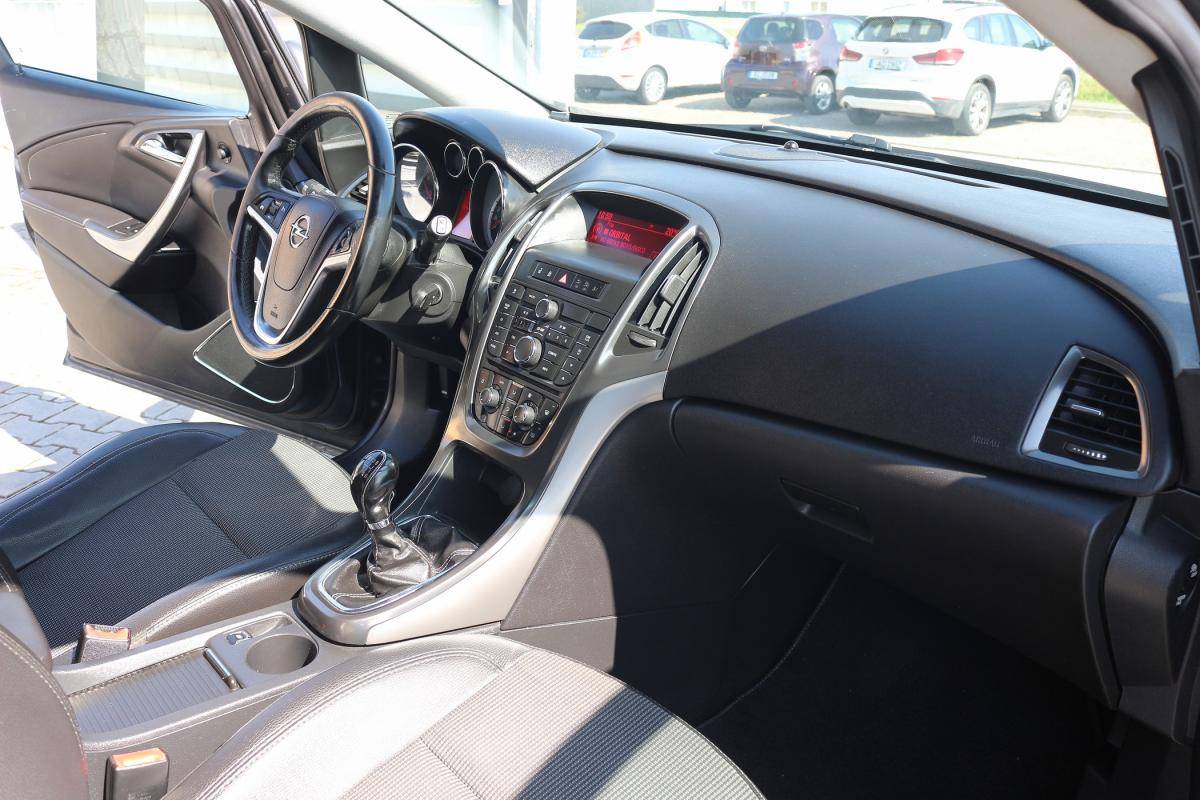opel-astra-sport-tourer-2012-diesel-1686cc