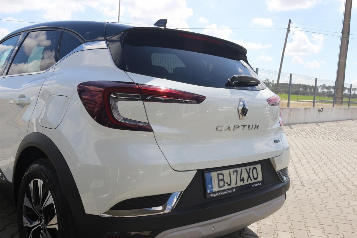 renault-captur-2024-hibrido-a-gasolina-1598cc