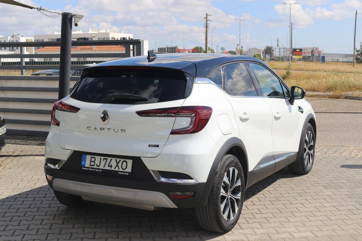 renault-captur-2024-hibrido-a-gasolina-1598cc