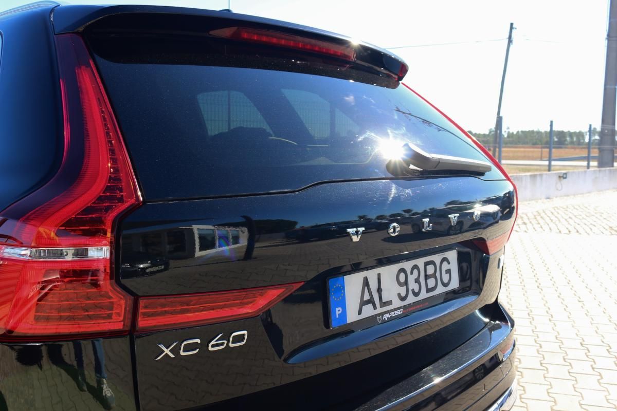 volvo-xc60-2021-hibrido-a-gasolina-1969cc