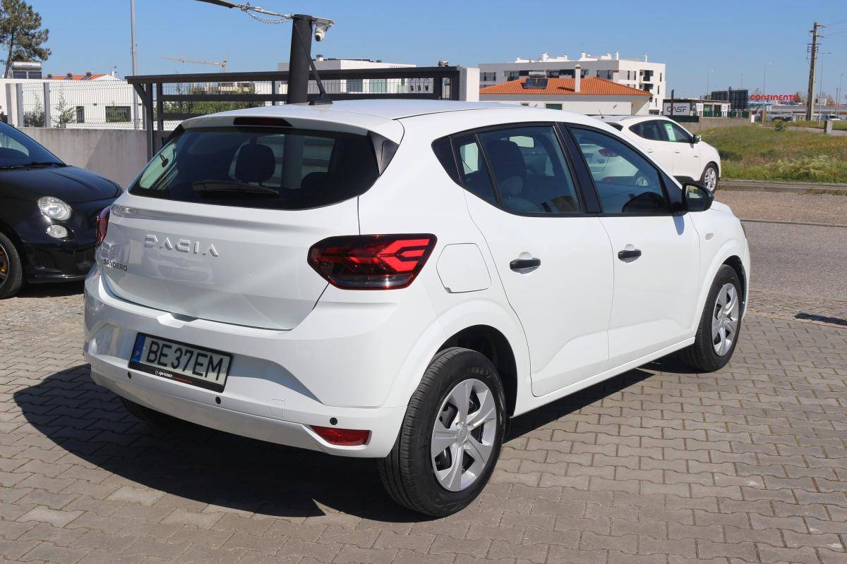 dacia-sandero-2023-gasolina-999cc