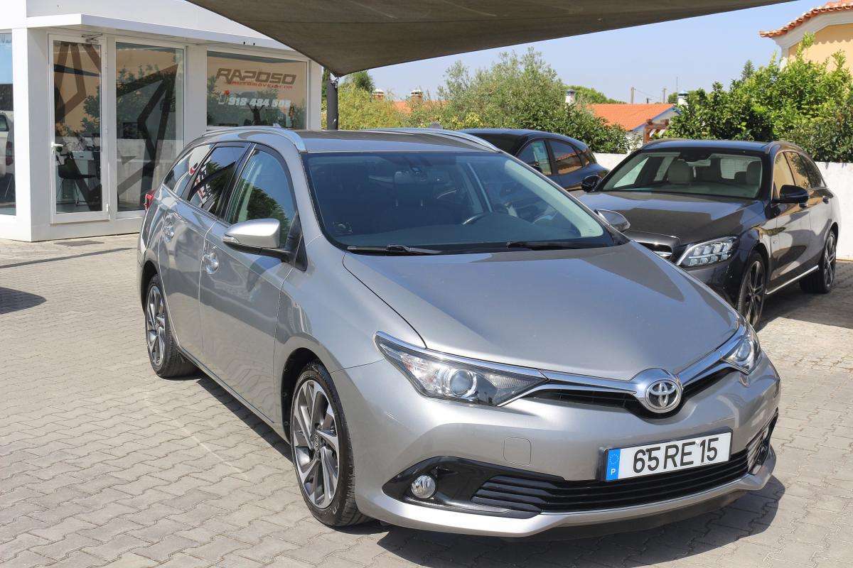 toyota-auris-touring-sports-2016-diesel-1364cc