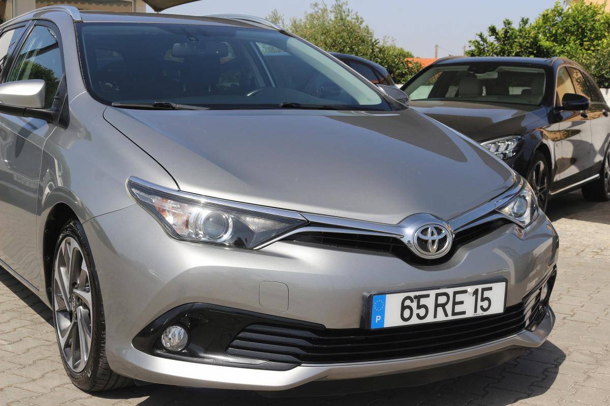 toyota-auris-touring-sports-2016-diesel-1364cc
