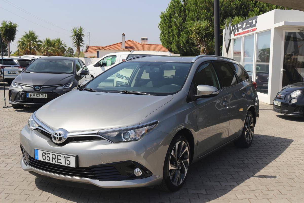 toyota-auris-touring-sports-2016-diesel-1364cc