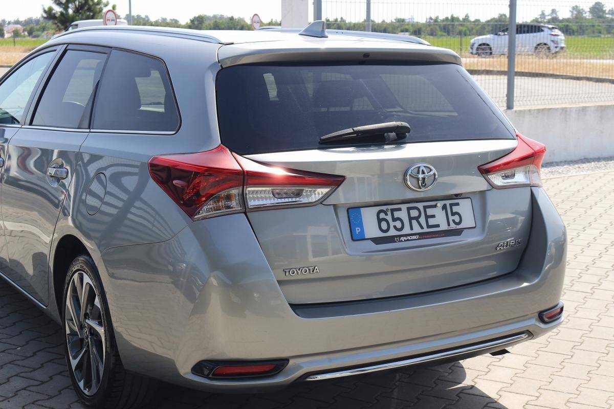 toyota-auris-touring-sports-2016-diesel-1364cc