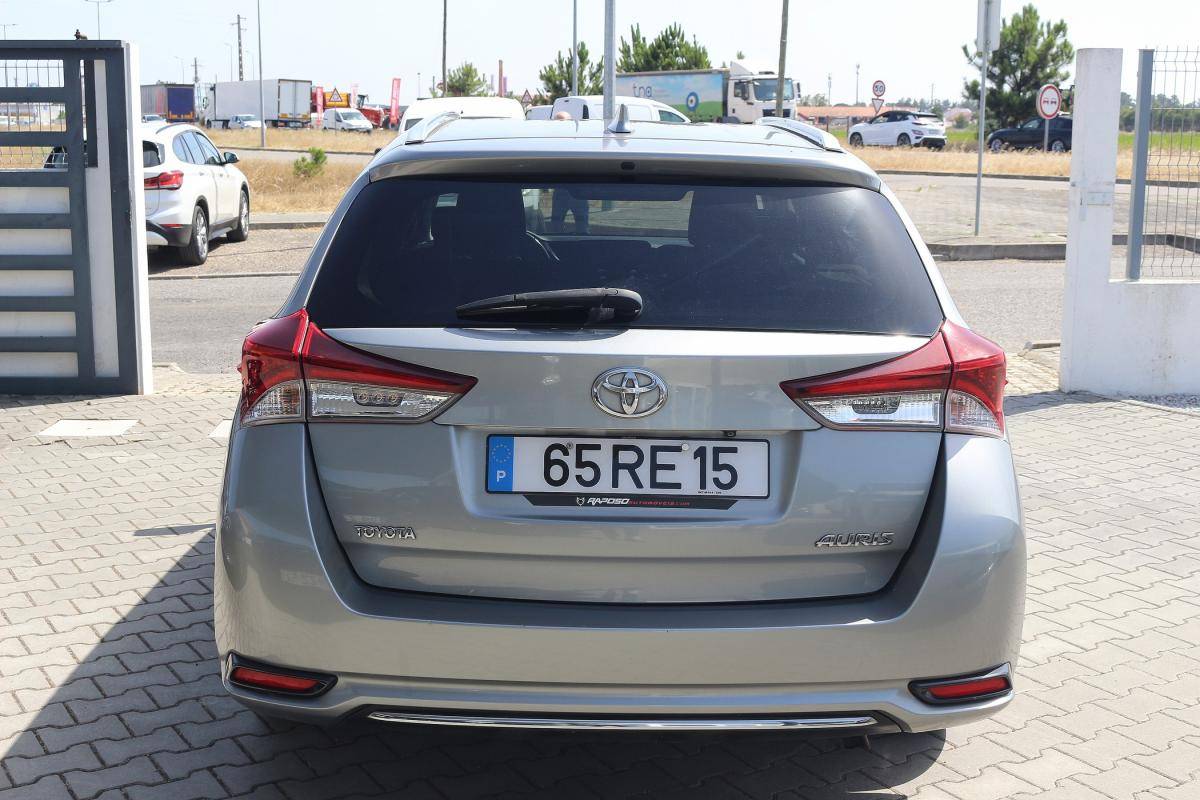 toyota-auris-touring-sports-2016-diesel-1364cc
