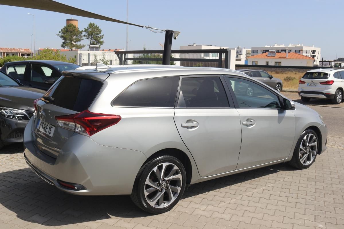 toyota-auris-touring-sports-2016-diesel-1364cc