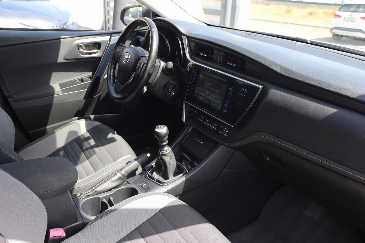 toyota-auris-touring-sports-2016-diesel-1364cc