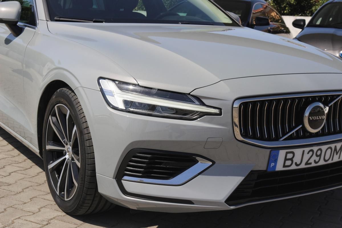 volvo-v60-2024-hibrido-a-gasolina-1969cc