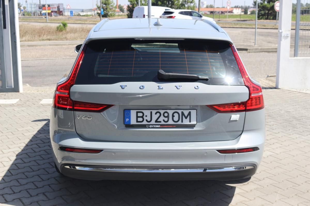 volvo-v60-2024-hibrido-a-gasolina-1969cc