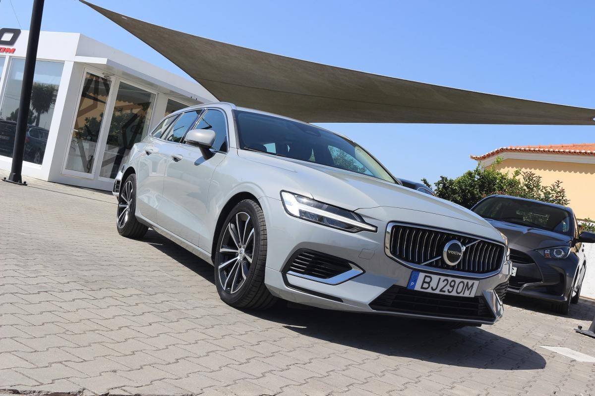 volvo-v60-2024-hibrido-a-gasolina-1969cc