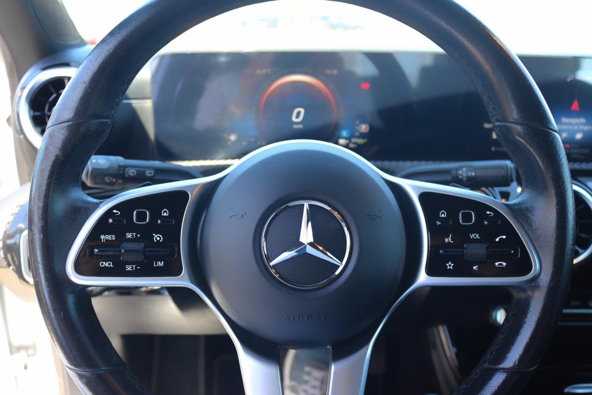 mercedes-benz-classe-a-2022-hibrido-a-gasolina-1332cc