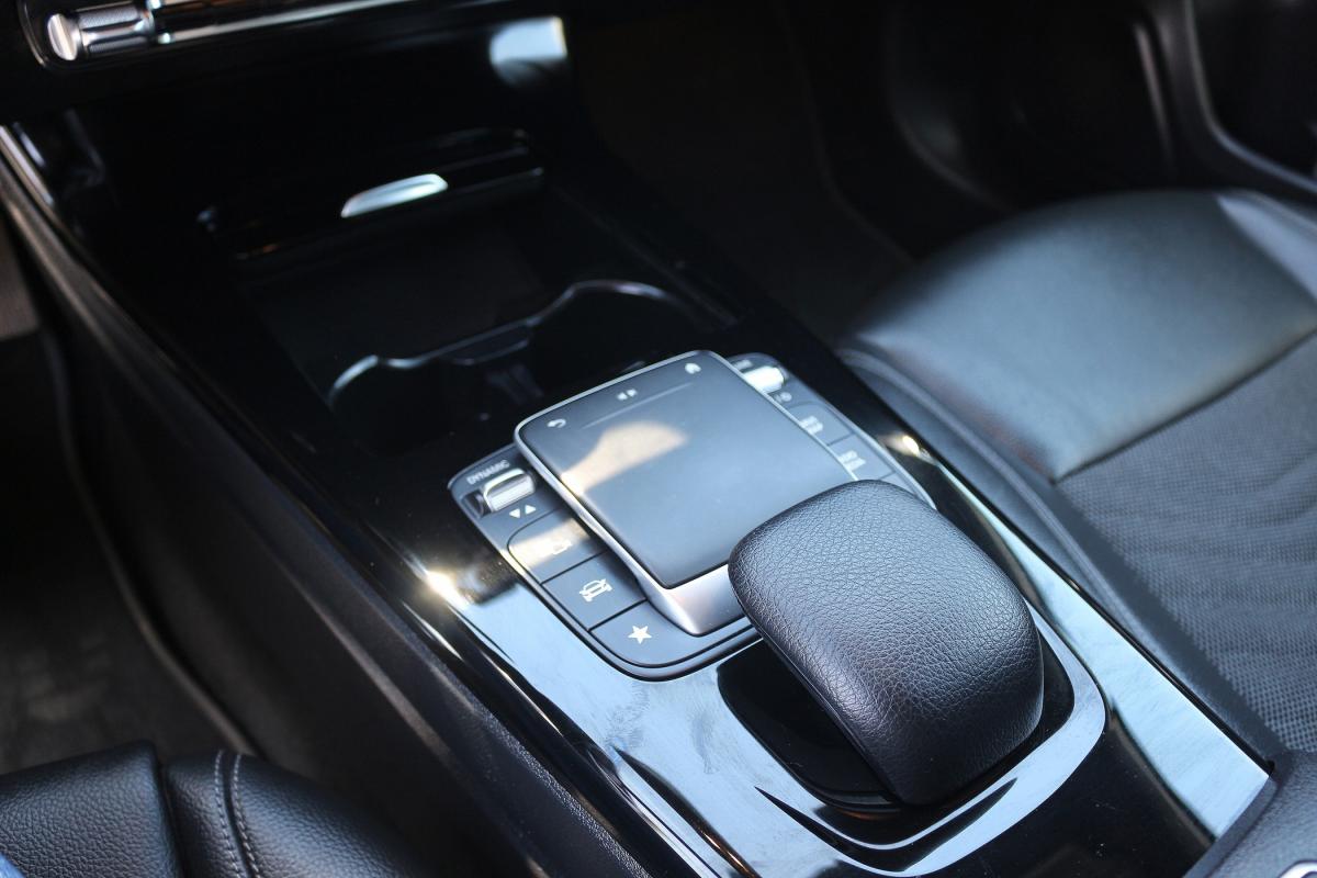 mercedes-benz-classe-a-2022-hibrido-a-gasolina-1332cc