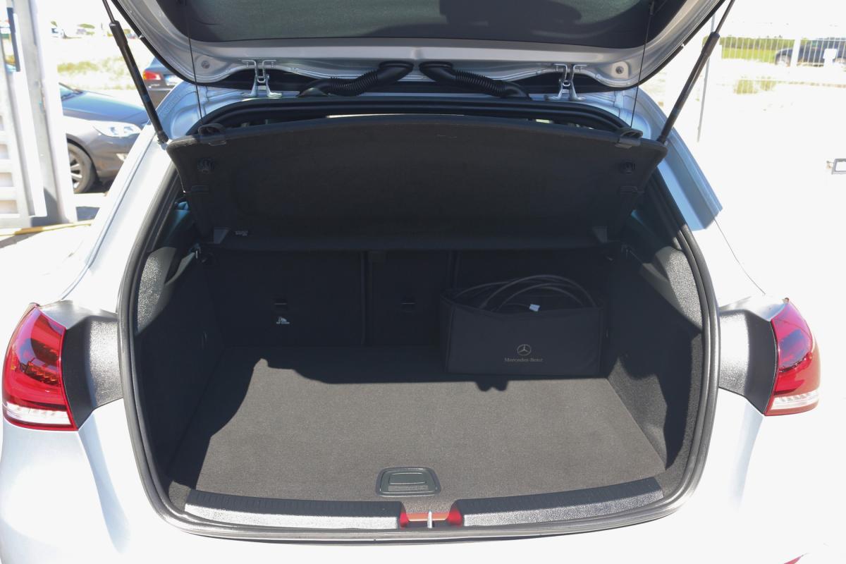 mercedes-benz-classe-a-2022-hibrido-a-gasolina-1332cc