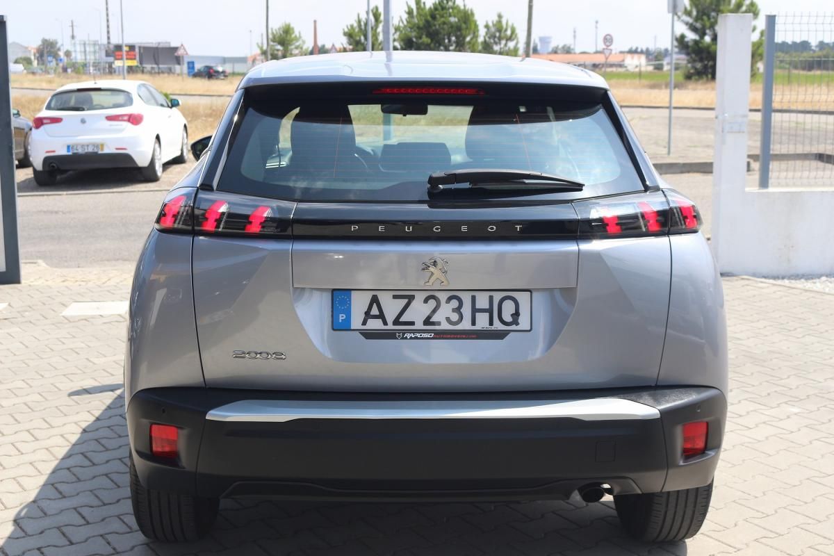 peugeot-2008-2023-gasolina-1199cc