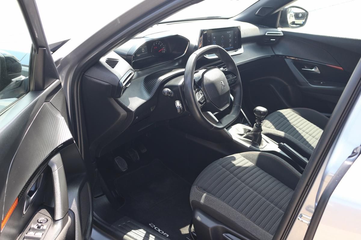 peugeot-2008-2023-gasolina-1199cc