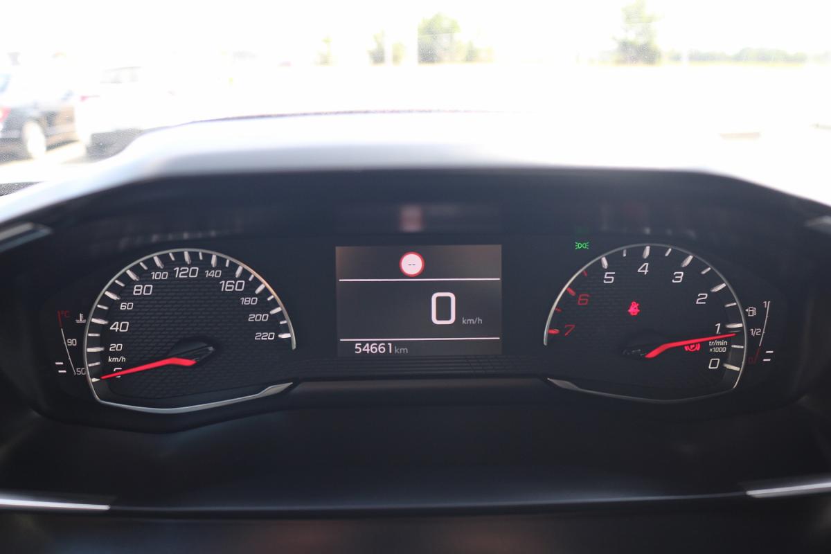 peugeot-2008-2023-gasolina-1199cc