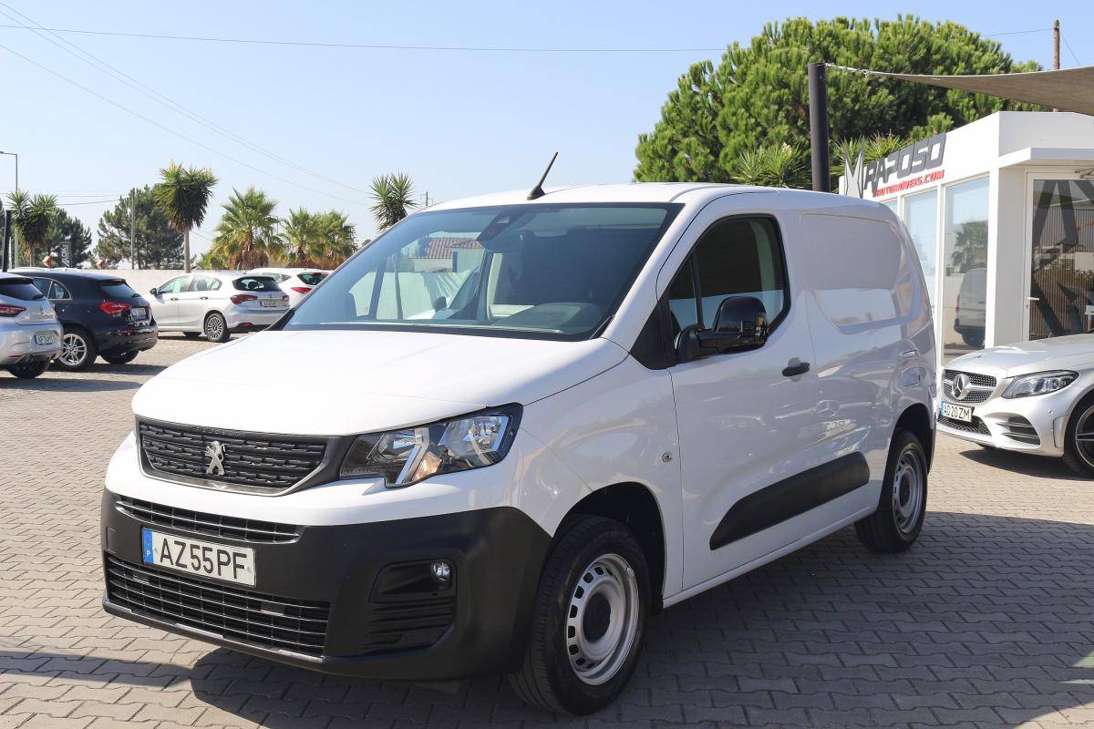 peugeot-partner-2023-diesel-1499cc