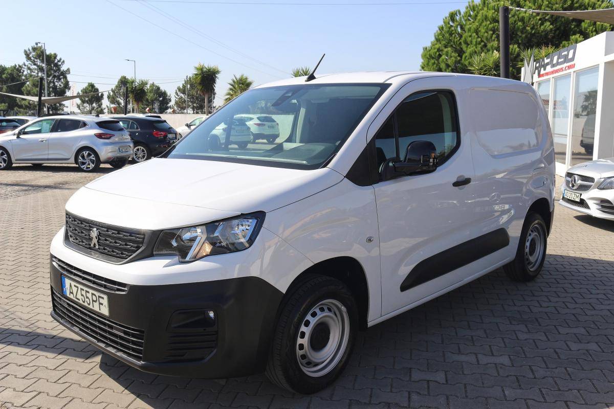 peugeot-partner-2023-diesel-1499cc