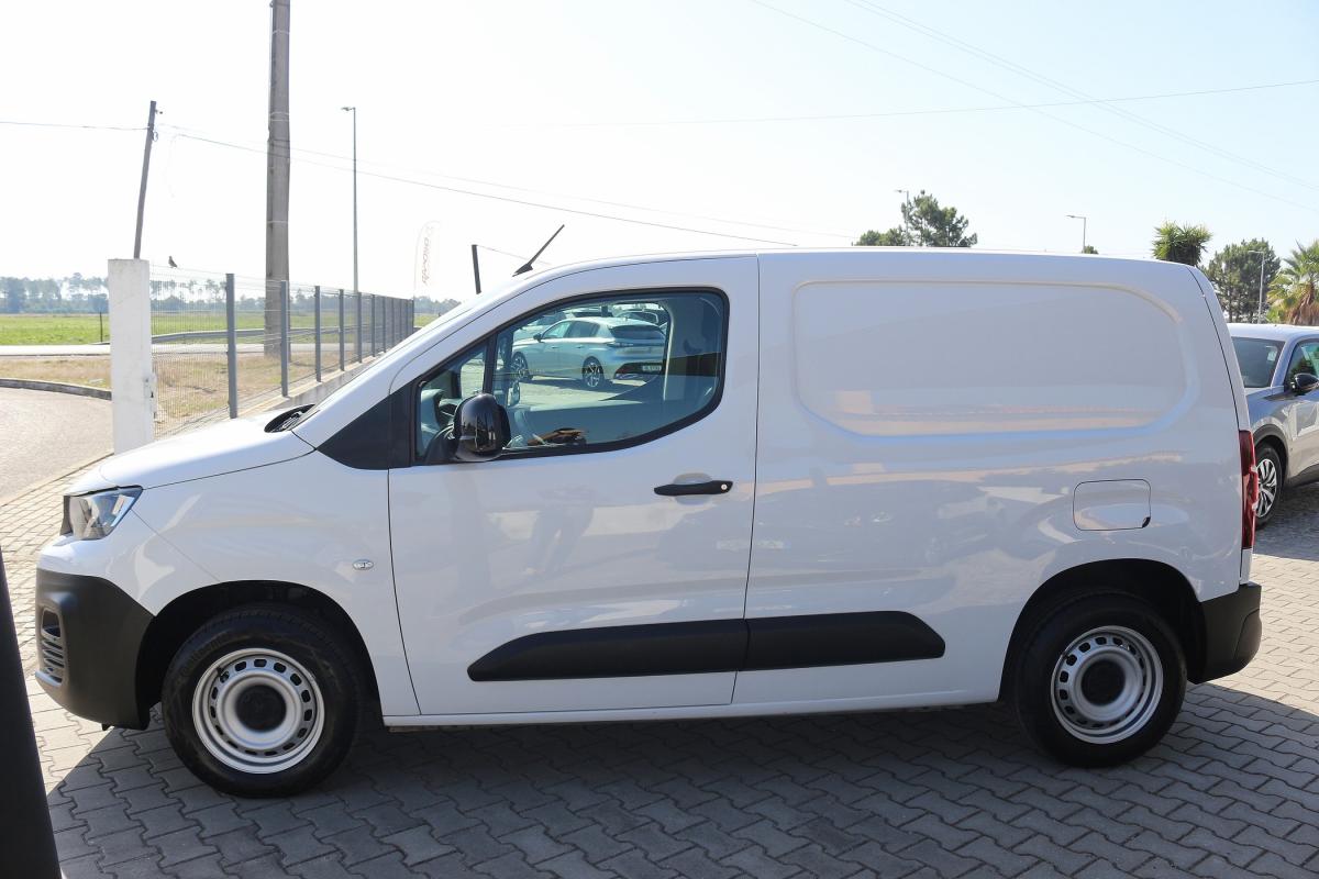 peugeot-partner-2023-diesel-1499cc