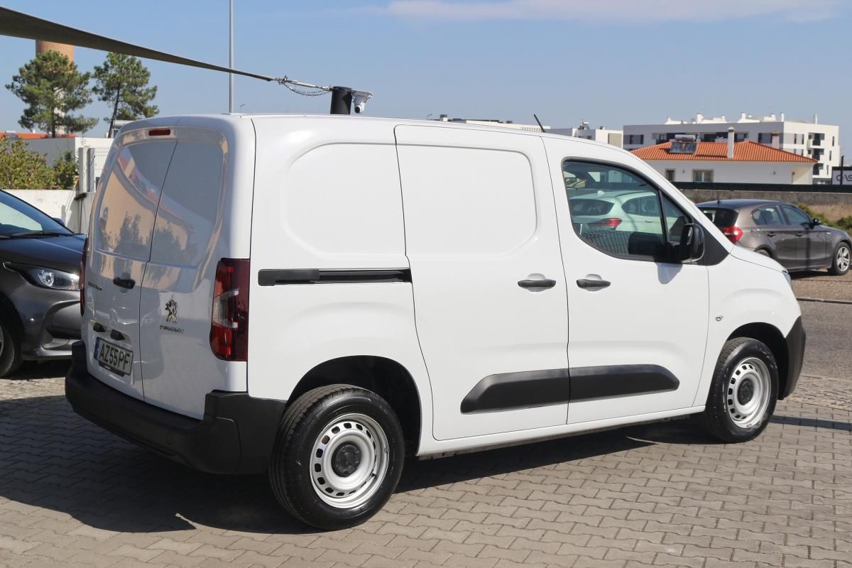 peugeot-partner-2023-diesel-1499cc