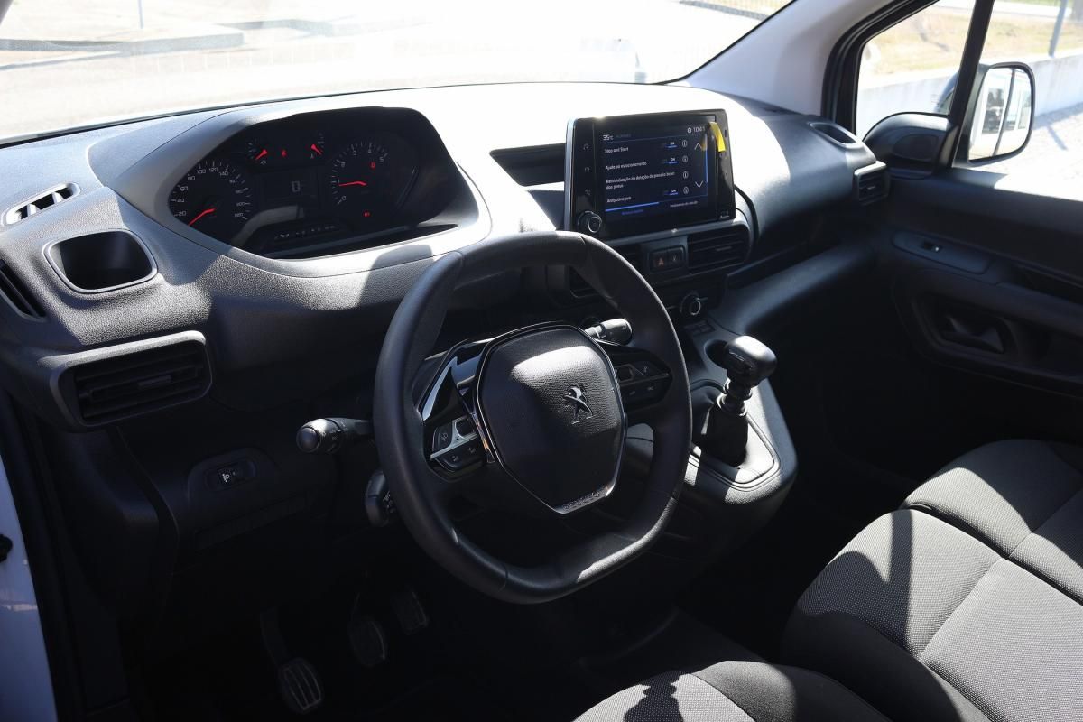peugeot-partner-2023-diesel-1499cc