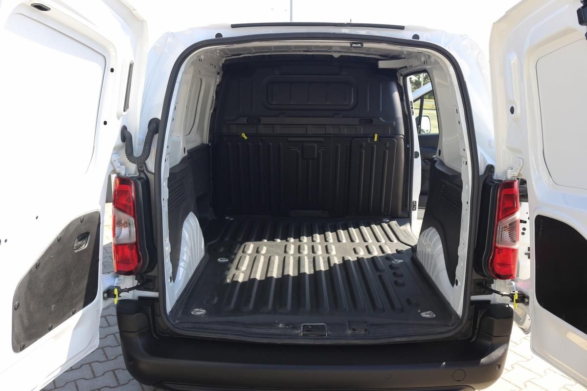 peugeot-partner-2023-diesel-1499cc