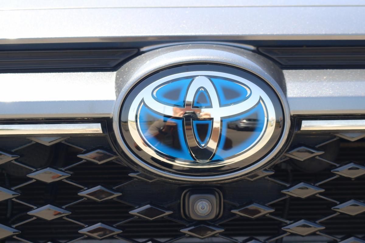 toyota-rav4-2021-hibrido-a-gasolina-2487cc