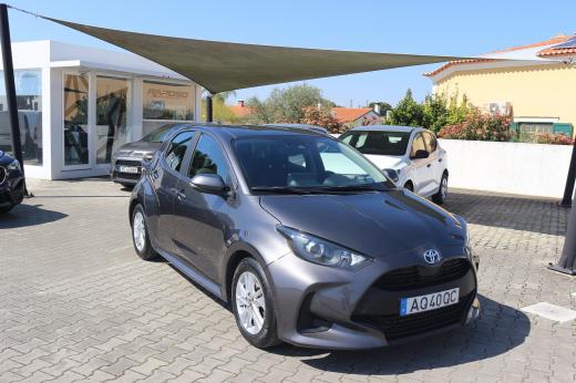 toyota-yaris-2022-hibrido-a-gasolina-1490cc
