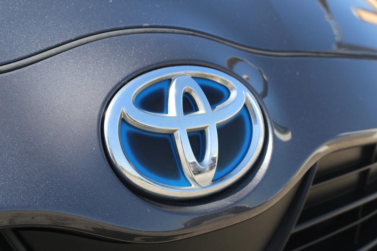 toyota-yaris-2022-hibrido-a-gasolina-1490cc
