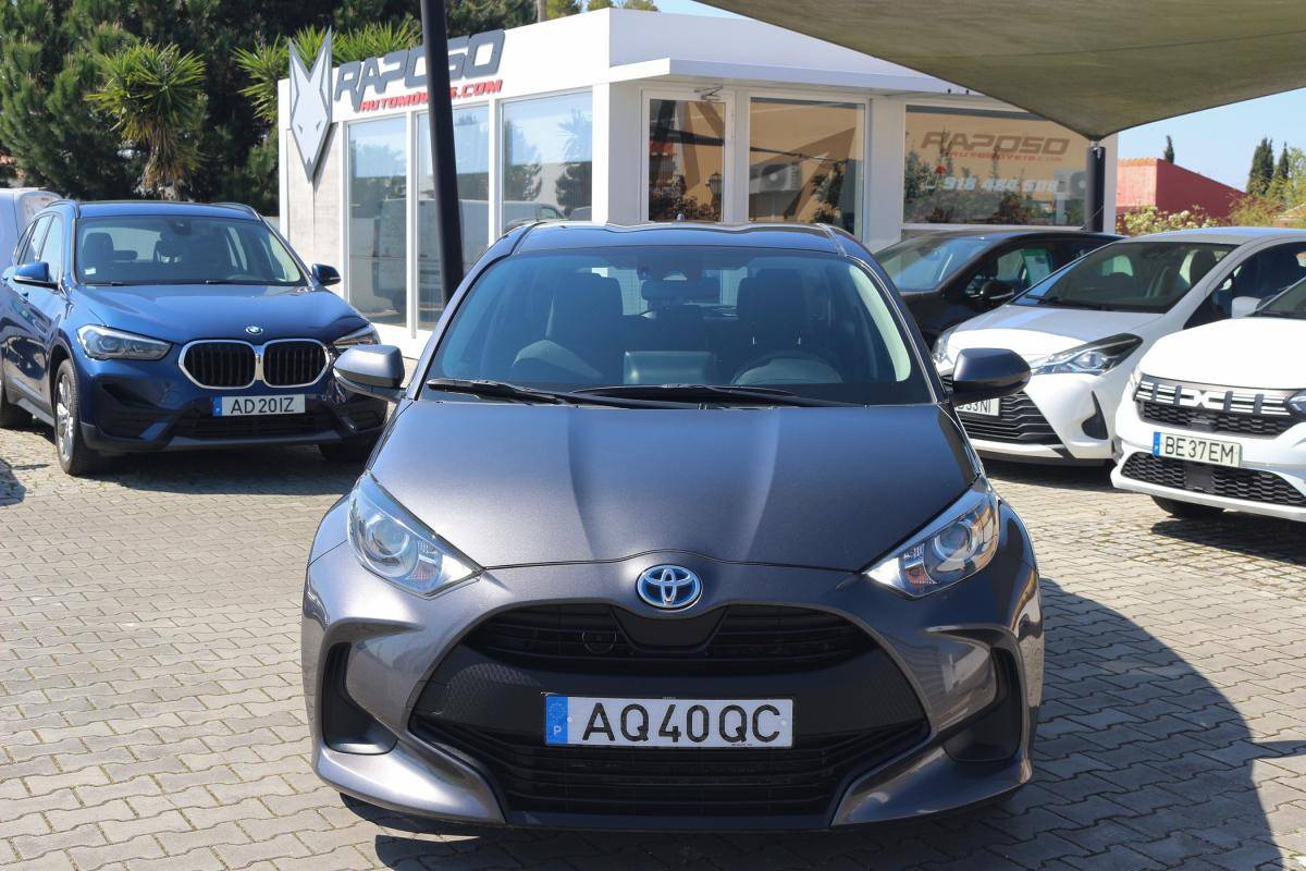 toyota-yaris-2022-hibrido-a-gasolina-1490cc