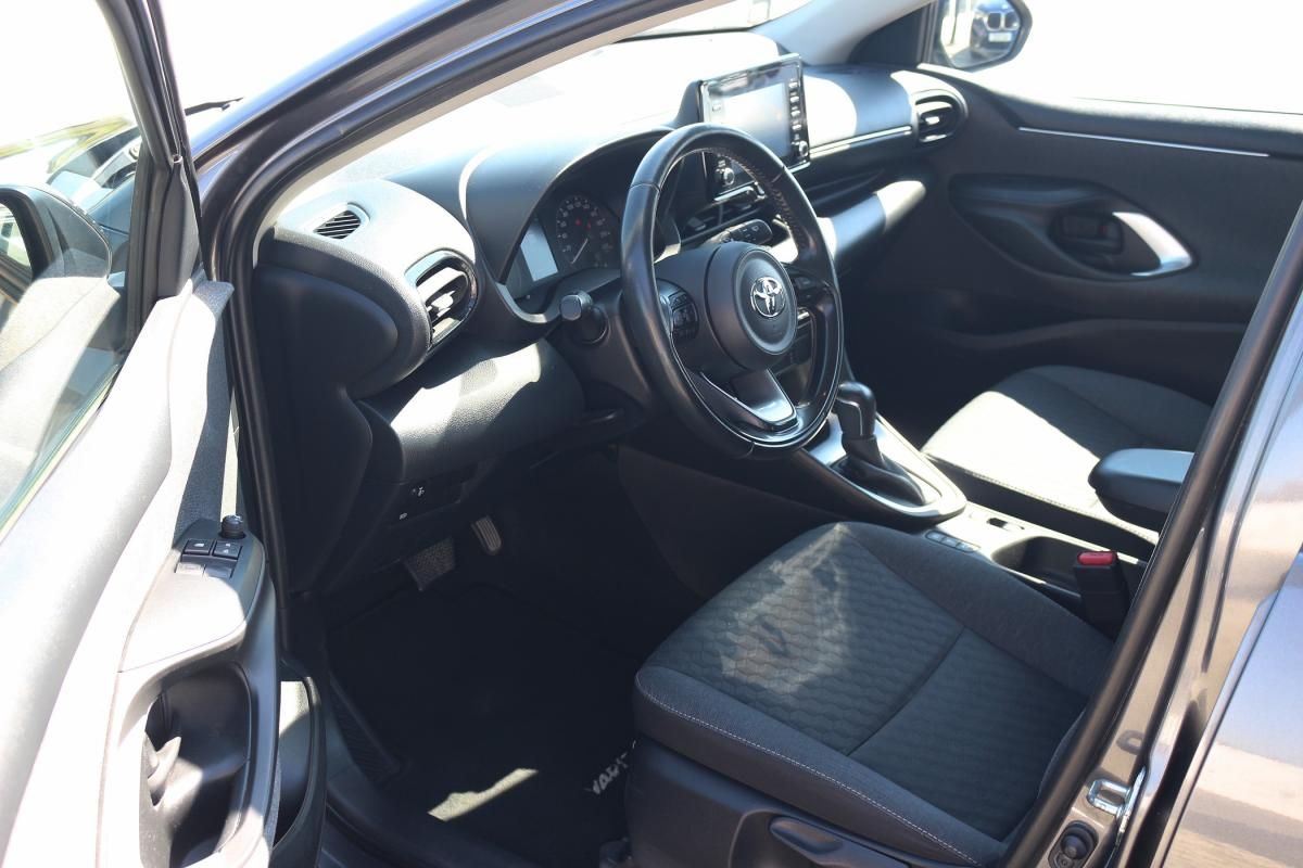 toyota-yaris-2022-hibrido-a-gasolina-1490cc