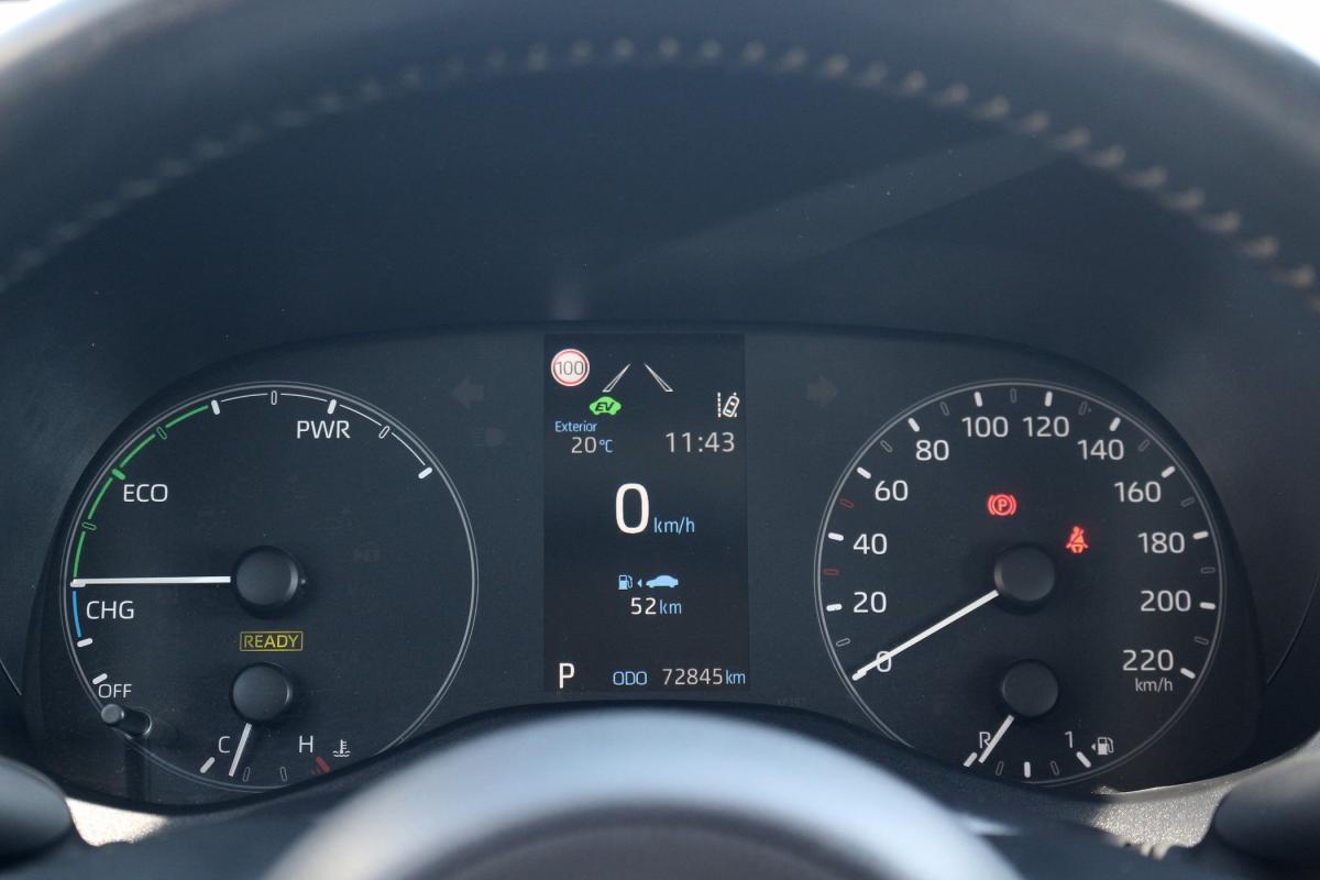 toyota-yaris-2022-hibrido-a-gasolina-1490cc