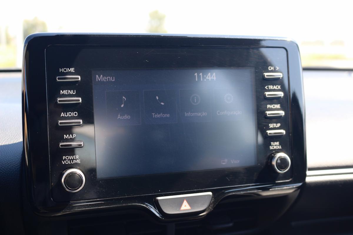 toyota-yaris-2022-hibrido-a-gasolina-1490cc