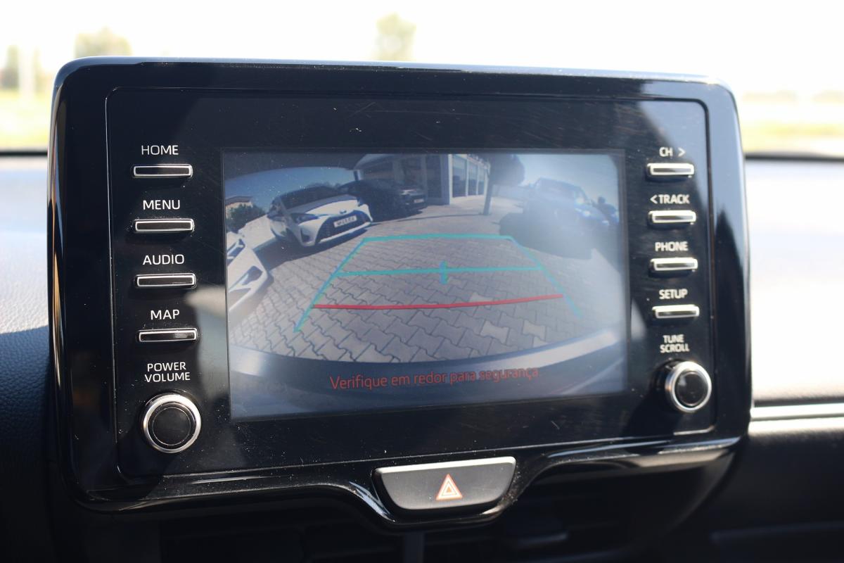 toyota-yaris-2022-hibrido-a-gasolina-1490cc
